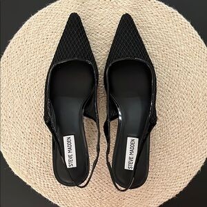 Steve Madden Black Pointed-Toe Heels